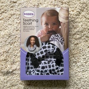 Boppy Teething Scarf